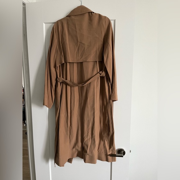 MANGO Flowy Label Trench - Picture 12 of 15